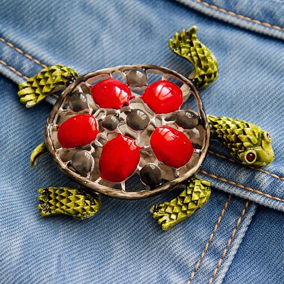 Vintage Jewelry - VTG Turtle Brooch Red Cabochon Shell Green Enamel Gold Tone Figural Tortoise Pin